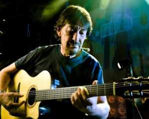 کریس ریا خواننده سبک بلوز راک